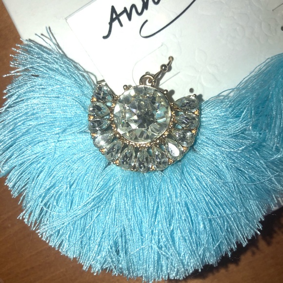 ANNA & AVA EARRINGS NEVER WORN - Picture 2 of 3